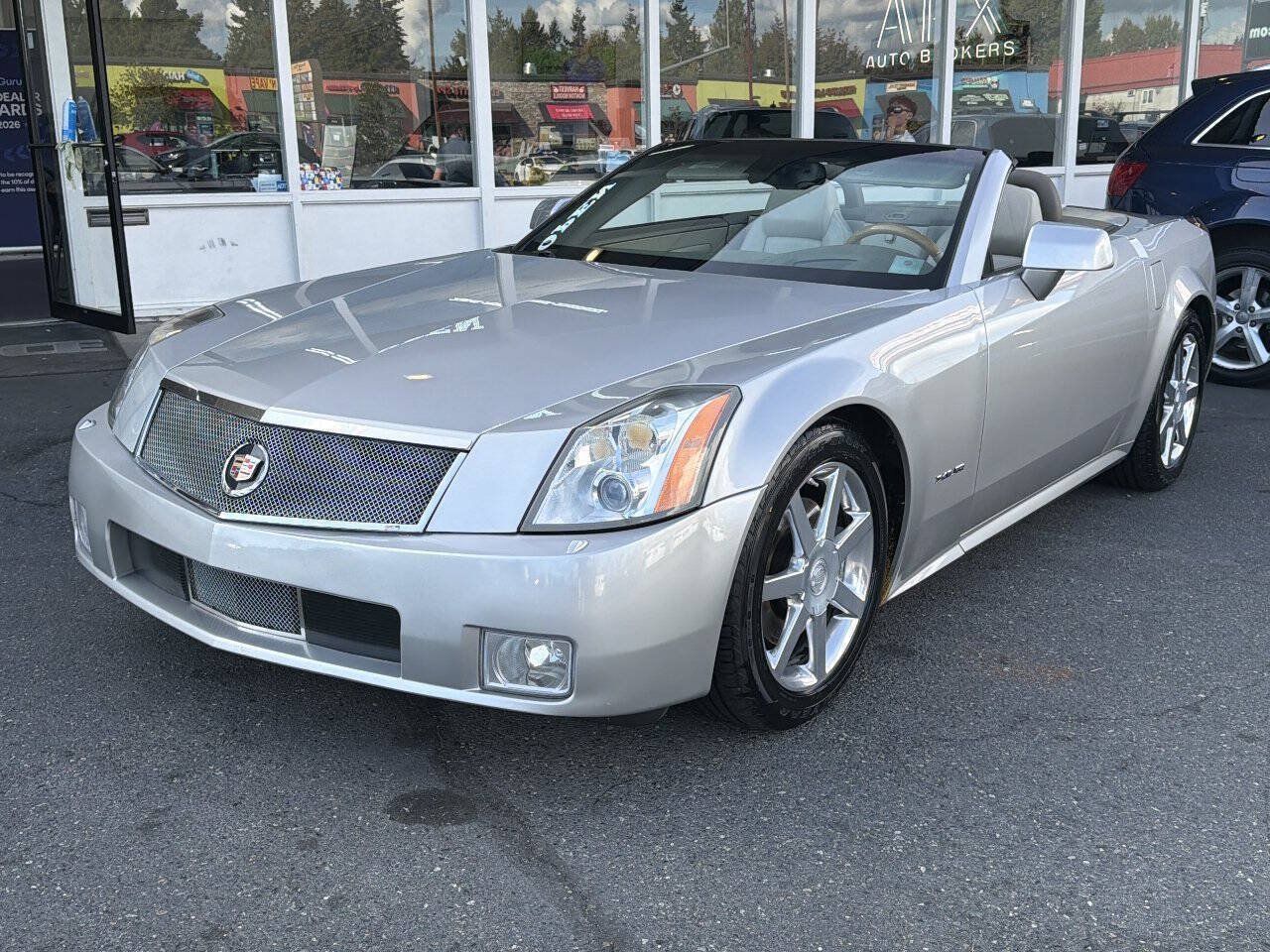 Used 2004 Cadillac XLR RWD image 1