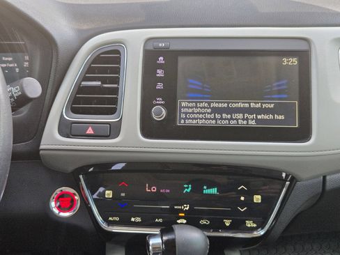 Used 2019 Honda HR-V Touring image 17