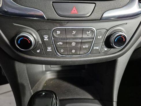 Used 2019 Chevrolet Equinox LT FWD image 15