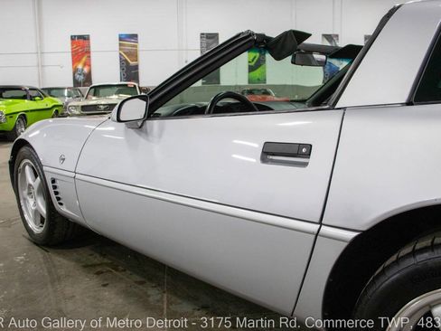 Used 1996 Chevrolet Corvette Coupe RWD image 23