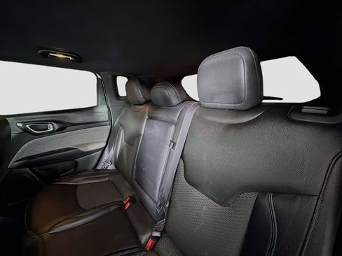 Used 2024 Jeep Compass Latitude image 22