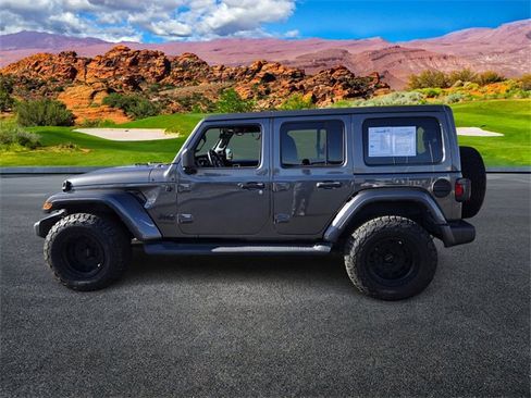 Used 2021 Jeep Wrangler Unlimited Sahara image 7