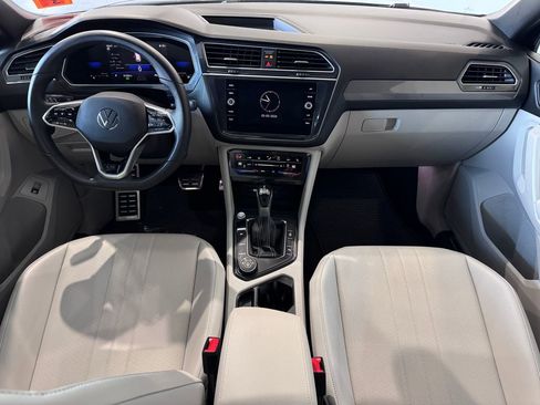 Used 2024 Volkswagen Tiguan SE R-Line image 10