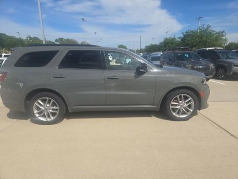 Used 2024 Dodge Durango GT image 2