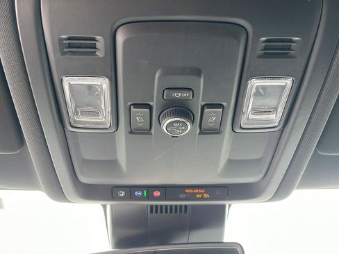 Used 2025 Chevrolet Suburban RST w/ Comfort Package AWD/4WD image 20