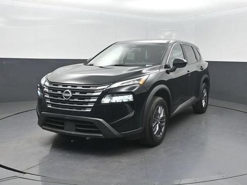 Used 2026 Nissan Rogue SV AWD/4WD image 2