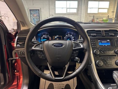 Used 2014 Ford Fusion SE w/ Equipment Group 201A image 15