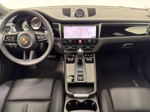 Certified 2025 Porsche Macan AWD/4WD image 29