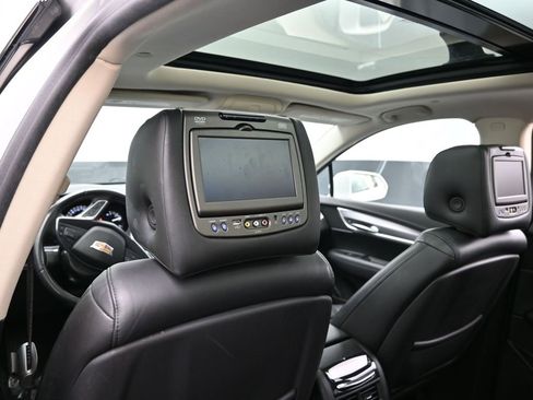 Used 2018 Cadillac XT5 Luxury w/ LPO, Sport Package image 27