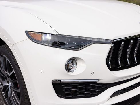 Used 2022 Maserati Levante GT AWD/4WD image 14