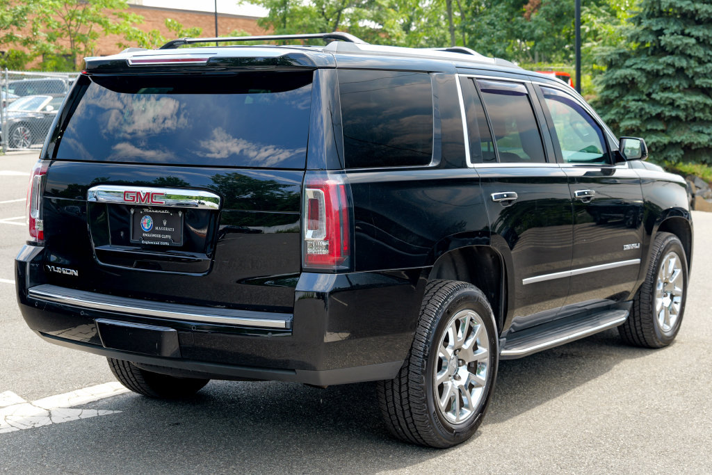 Used 2017 GMC Yukon Denali w/ Open Road Package AWD/4WD image 7