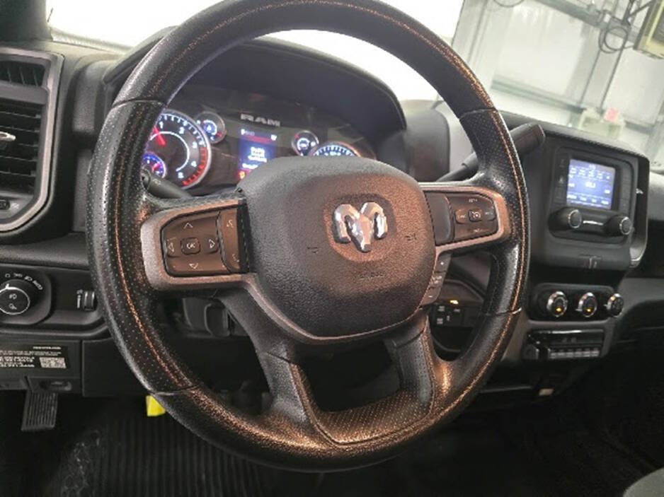 Used 2024 RAM 2500 Tradesman w/ Chrome Appearance Group AWD/4WD image 15
