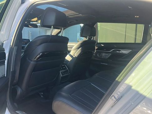 Used 2018 BMW 750i xDrive image 20