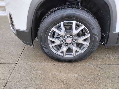 Used 2022 GMC Acadia SLE w/ Driver Convenience Package image 25