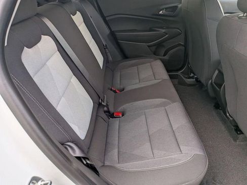 Certified 2025 Chevrolet Trax LS w/ LS Convenience Package FWD image 28