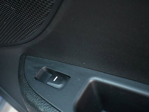 Used 2017 Hyundai Veloster image 35