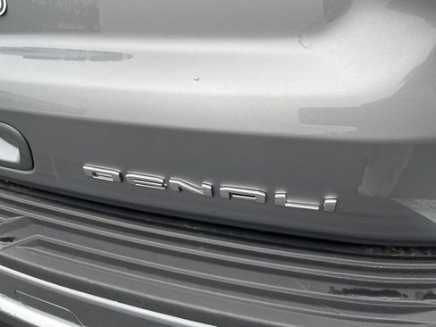 Used 2024 GMC Yukon Denali w/ Advanced Technology Package image 35