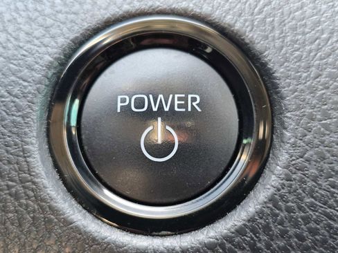 Used 2025 Toyota Camry LE w/ Convenience Package image 32