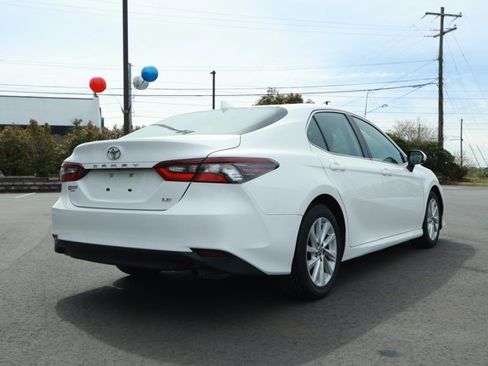 Used 2024 Toyota Camry LE image 6