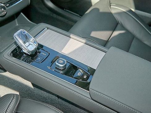 New 2026 Volvo XC90 B6 Ultra w/ Protection Package image 16