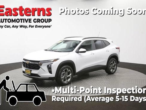 Used 2025 Chevrolet Trax LT FWD image 56