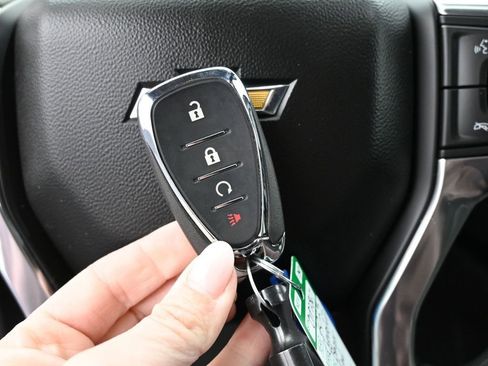 Used 2025 Chevrolet Blazer LT image 35