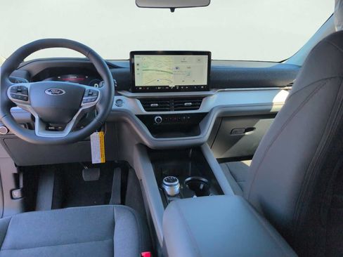 New 2026 Ford Explorer Active RWD image 5