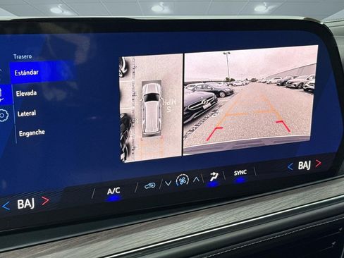 Used 2025 Chevrolet Tahoe LS RWD image 20