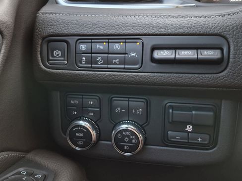 Certified 2023 GMC Yukon Denali w/ Denali Reserve Package image 24