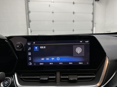 Used 2024 Chevrolet Trax RS w/ Driver Confidence Package FWD image 28