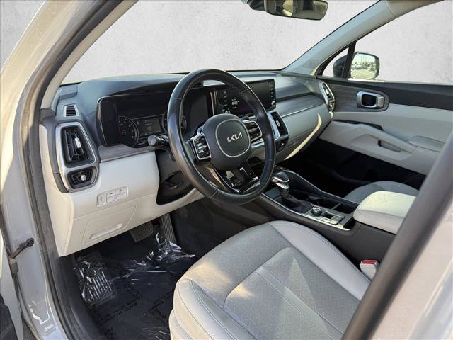 Used 2023 Kia Sorento EX w/ Panoramic Sunroof Package FWD image 10