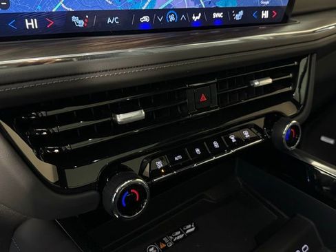 Used 2025 Chevrolet Tahoe Z71 w/ Comfort Package image 24