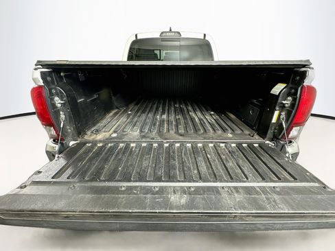 Used 2019 Toyota Tacoma SR5 RWD image 26