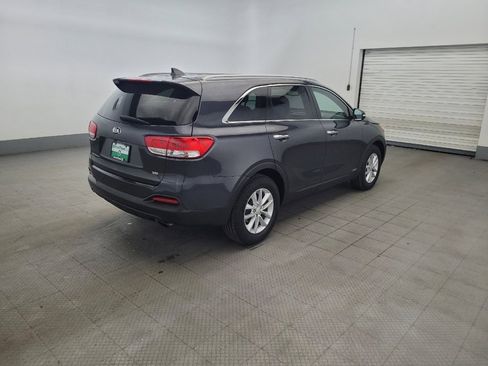Used 2017 Kia Sorento AWD w/ LX Convenience Package image 9