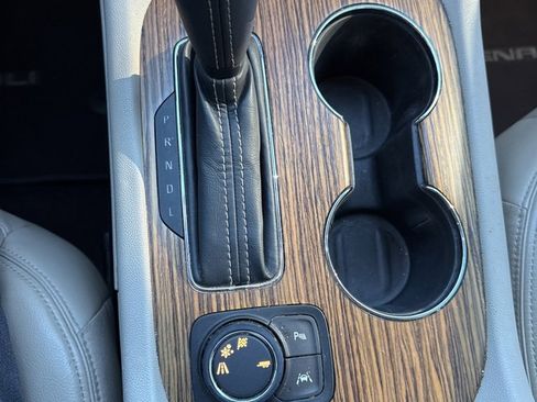 Used 2017 GMC Acadia Denali image 15