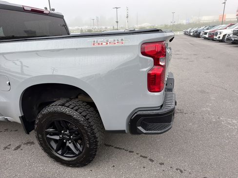 Used 2025 Chevrolet Silverado 1500 Custom Trail Boss AWD/4WD image 11