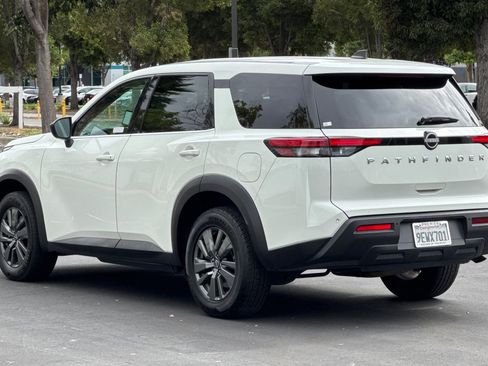 Certified 2023 Nissan Pathfinder S image 6