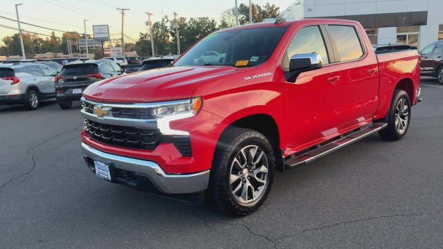 Used 2023 Chevrolet Silverado 1500 LT AWD/4WD image 4
