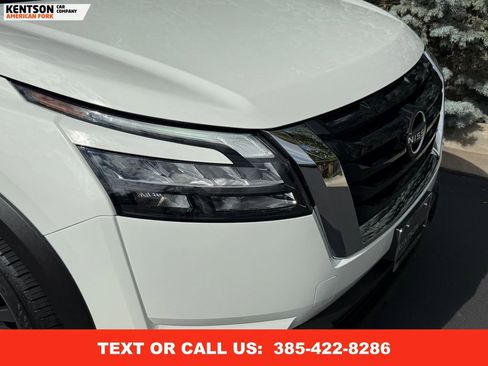 Used 2025 Nissan Pathfinder SV image 15