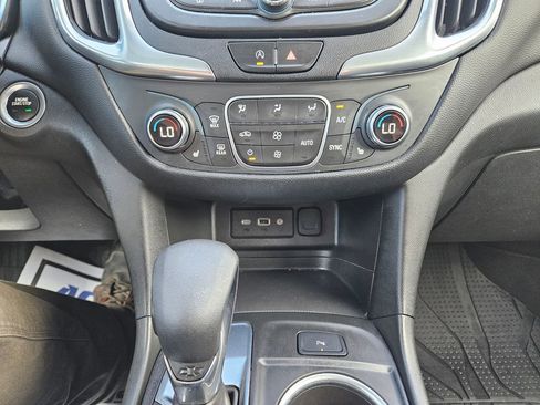 Used 2022 Chevrolet Equinox LT image 16