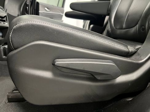 Used 2024 Jeep Grand Cherokee L Limited w/ Luxury Tech Group II image 14