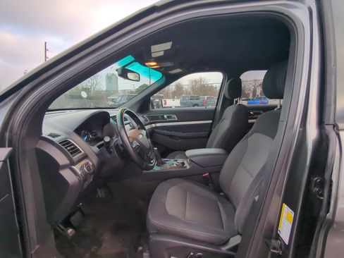 Used 2016 Ford Explorer XLT w/ Equipment Group 201A image 12