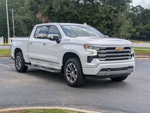Used 2024 Chevrolet Silverado 1500 High Country AWD/4WD image 9