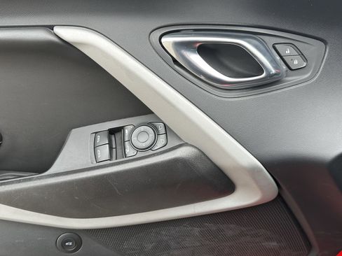 Used 2020 Chevrolet Camaro LT image 17