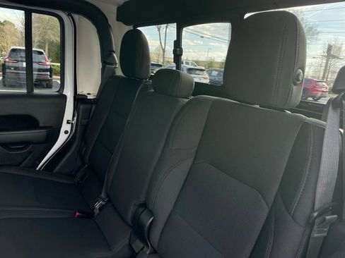 Used 2022 Jeep Gladiator Overland w/ LED Lighting Group image 40