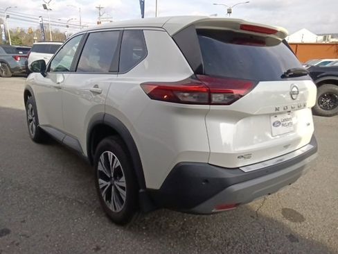 Used 2023 Nissan Rogue SV image 5