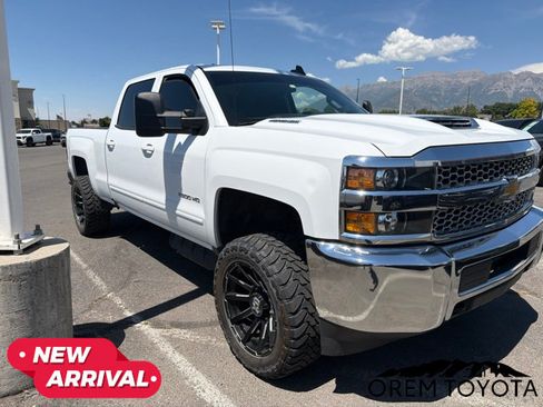 Used 2019 Chevrolet Silverado 2500 LT AWD/4WD image 16