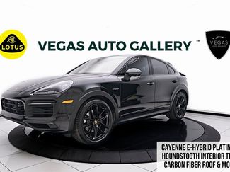 Used 2023 Porsche Cayenne Platinum Edition w/ Performance Package (PG3) image 1