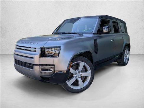 Certified 2022 Land Rover Defender 110 X-Dynamic HSE image 2