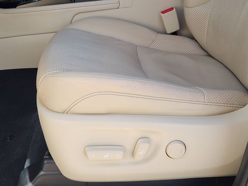 Used 2022 Lexus GX 460 Luxury w/ Sport Design Package image 33